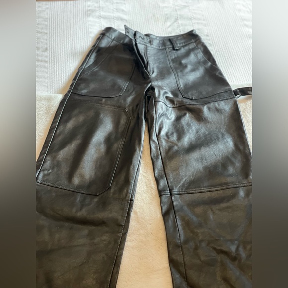 FOREVER 21 - Utility Pants Cargo Faux Leather - Picture 2 of 9
